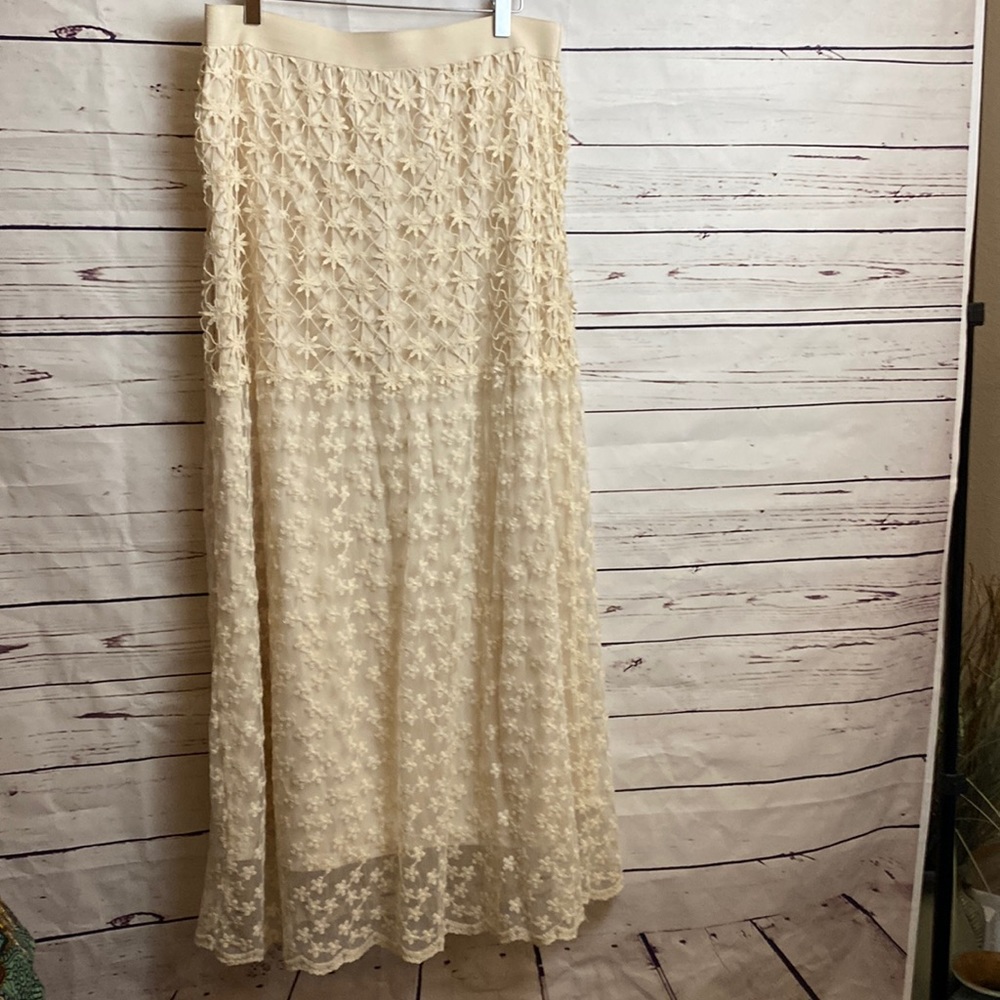 Lace overlay maxi skirt